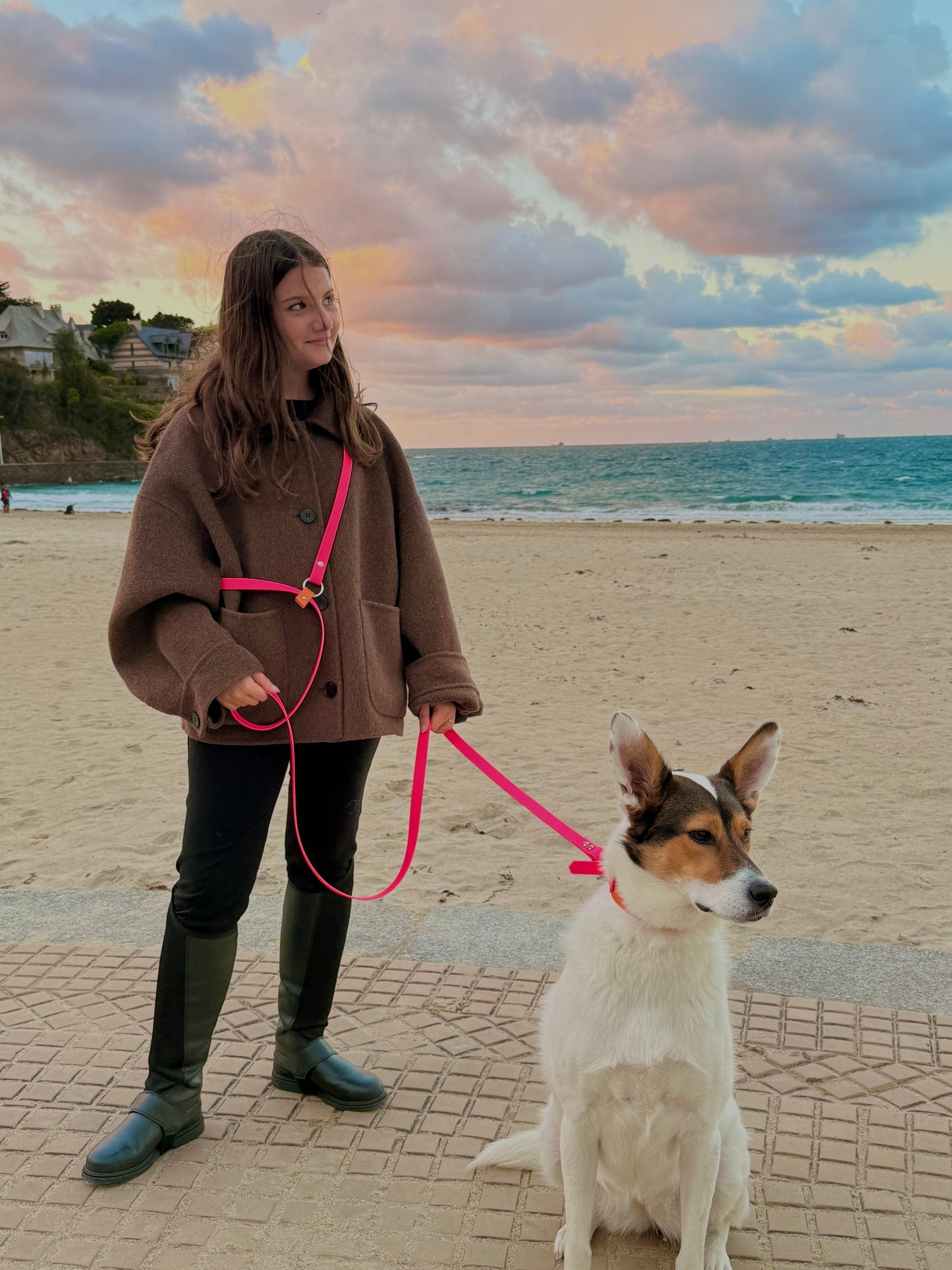 Laisse mains libres pour chien rose néon et abricot, Pattounes Palace